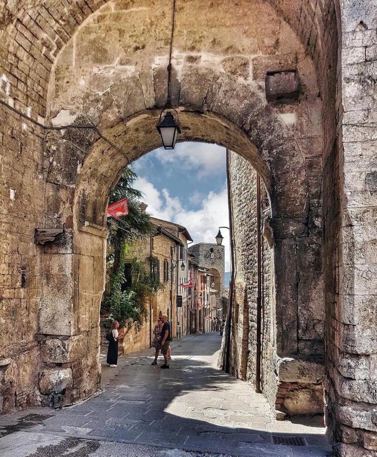 L'Ira Di Dante Vila Gubbio Exterior foto